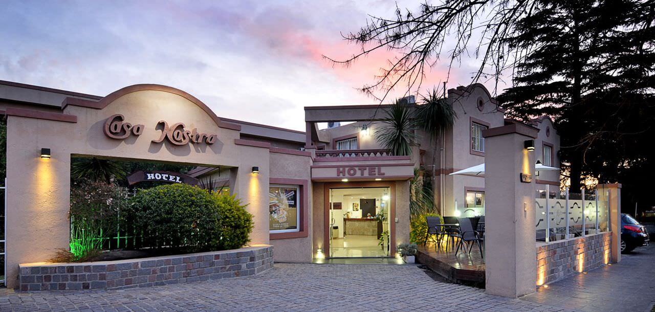 Ingreso al Hotel Casanostra